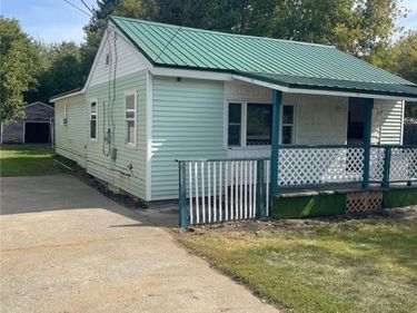 31 1/2 Sand Street , Philadelphia, NY 13673