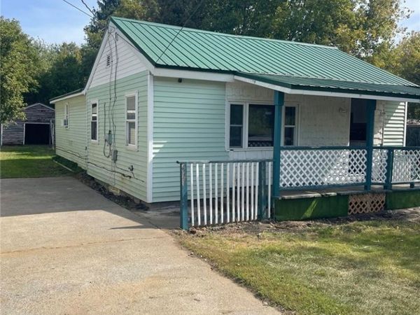 31 1/2 Sand Street , Philadelphia, NY 13673