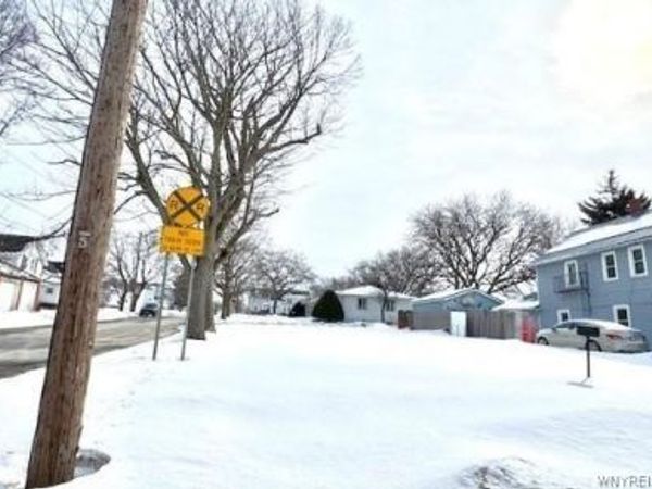 49 E Courtney Street , Dunkirk, NY 14048