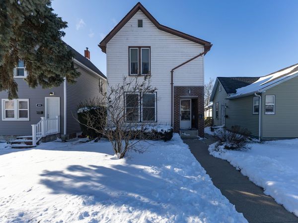 653 2nd Avenue S, Clinton, IA 52372