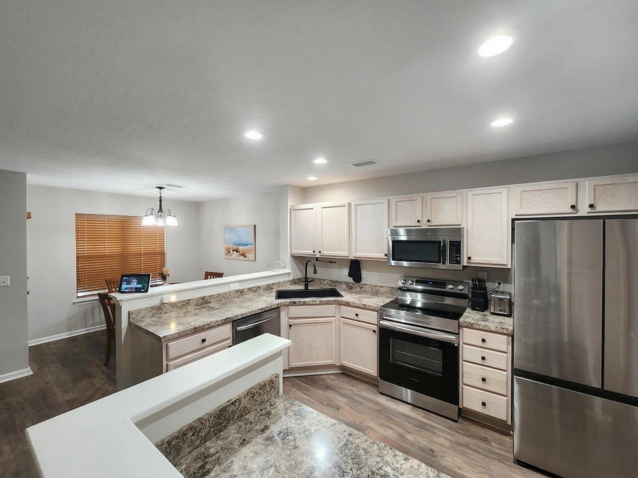 621 Riverward Dr. Photo 6