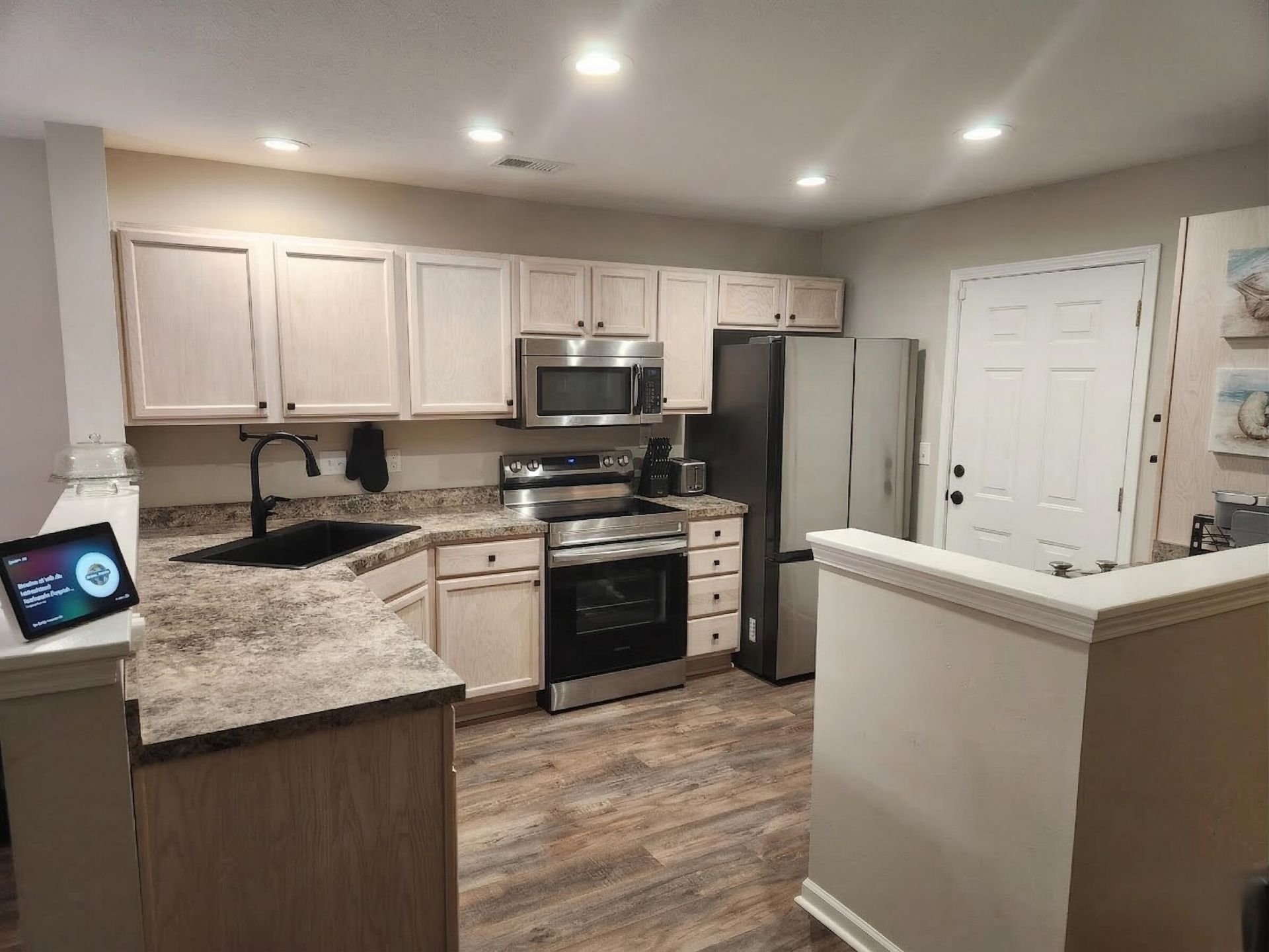 621 Riverward Dr. Photo 9