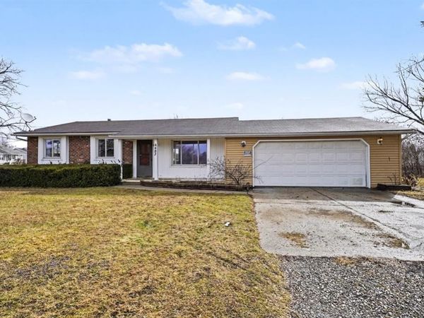 4483 Columbine Avenue, Burton, MI 48529