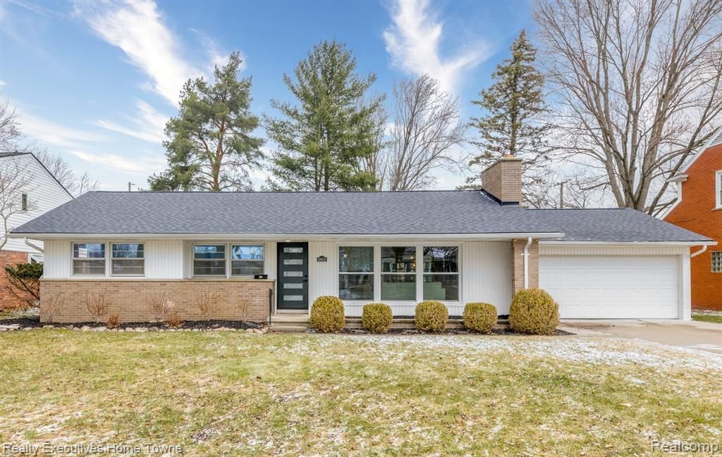 18910 Devonshire Street, Beverly Hills Vlg, MI 48025 Main Photo