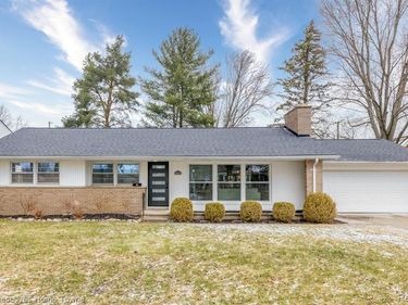 18910 Devonshire Street, Beverly Hills Vlg, MI 48025