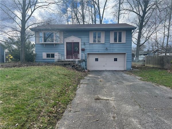 2496 Vollmer Avenue , Youngstown, OH 44451