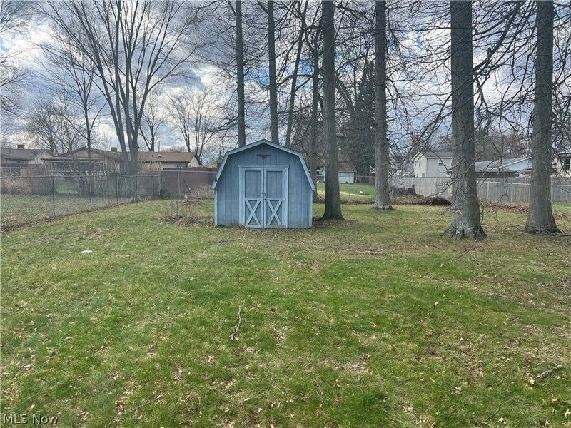 2496 Vollmer Avenue, Youngstown, OH 44451 Photo 18