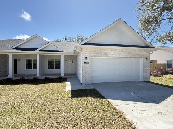 6635 Water Street, Navarre, FL 32566