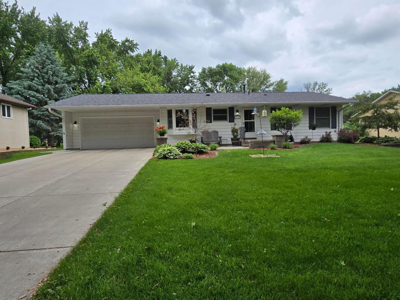 9966 108th Avenue N, Maple Grove, MN 55369 Main Photo