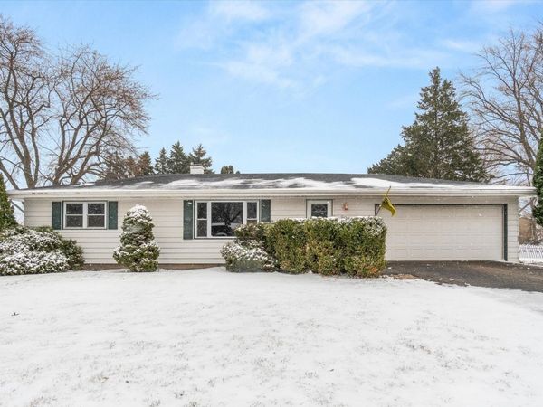 906 Lindenwood Drive , Aurora, IL 60506