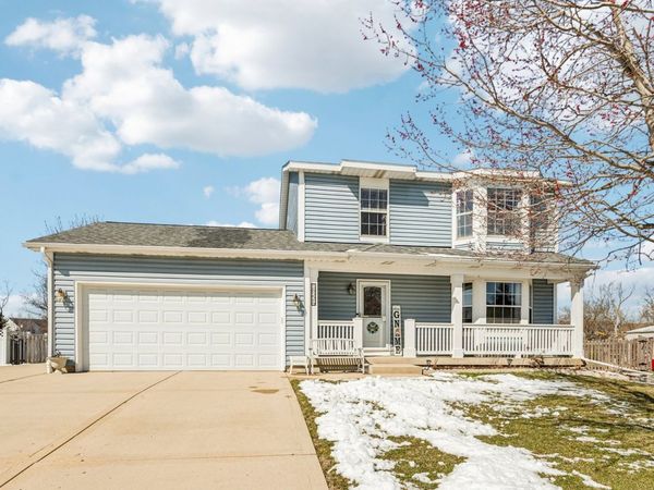 18224 W Old Pine Court, Gurnee, IL 60031