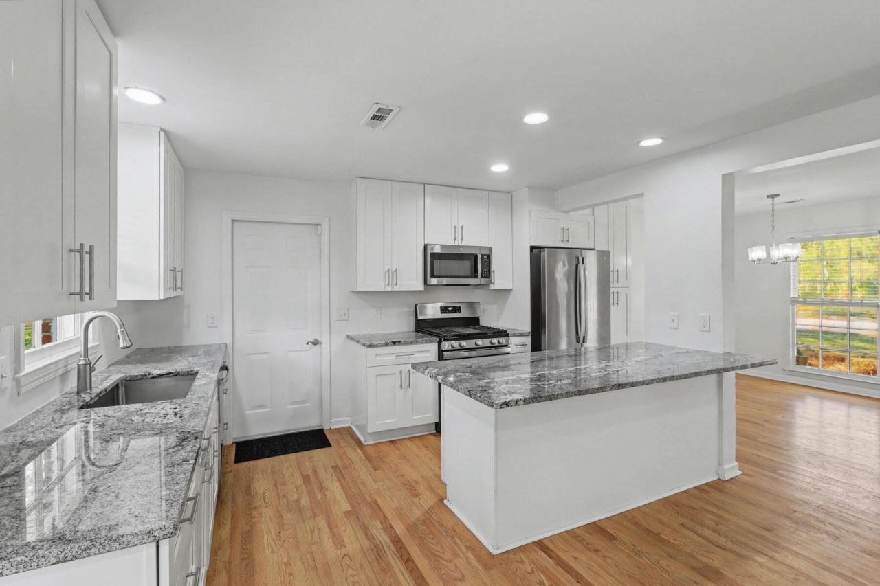 1775 Balfoure Drive Photo 2