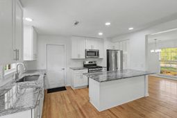 1775 Balfoure Drive photo 4