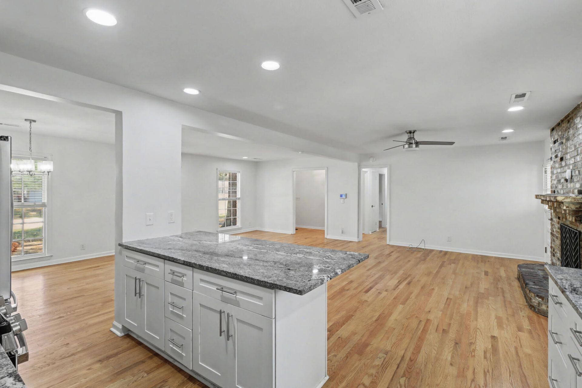 1775 Balfoure Drive Photo 6