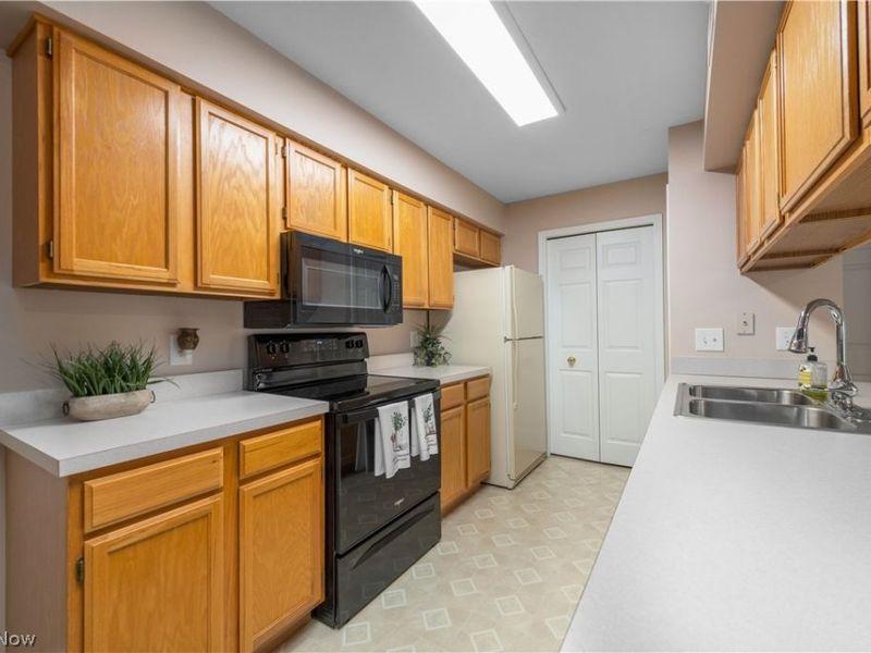 22550 Lenox Drive, Fairview Park, OH 44126 Photo 15