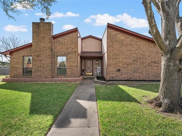 525 Angel Fire Drive , Hewitt, TX 76643