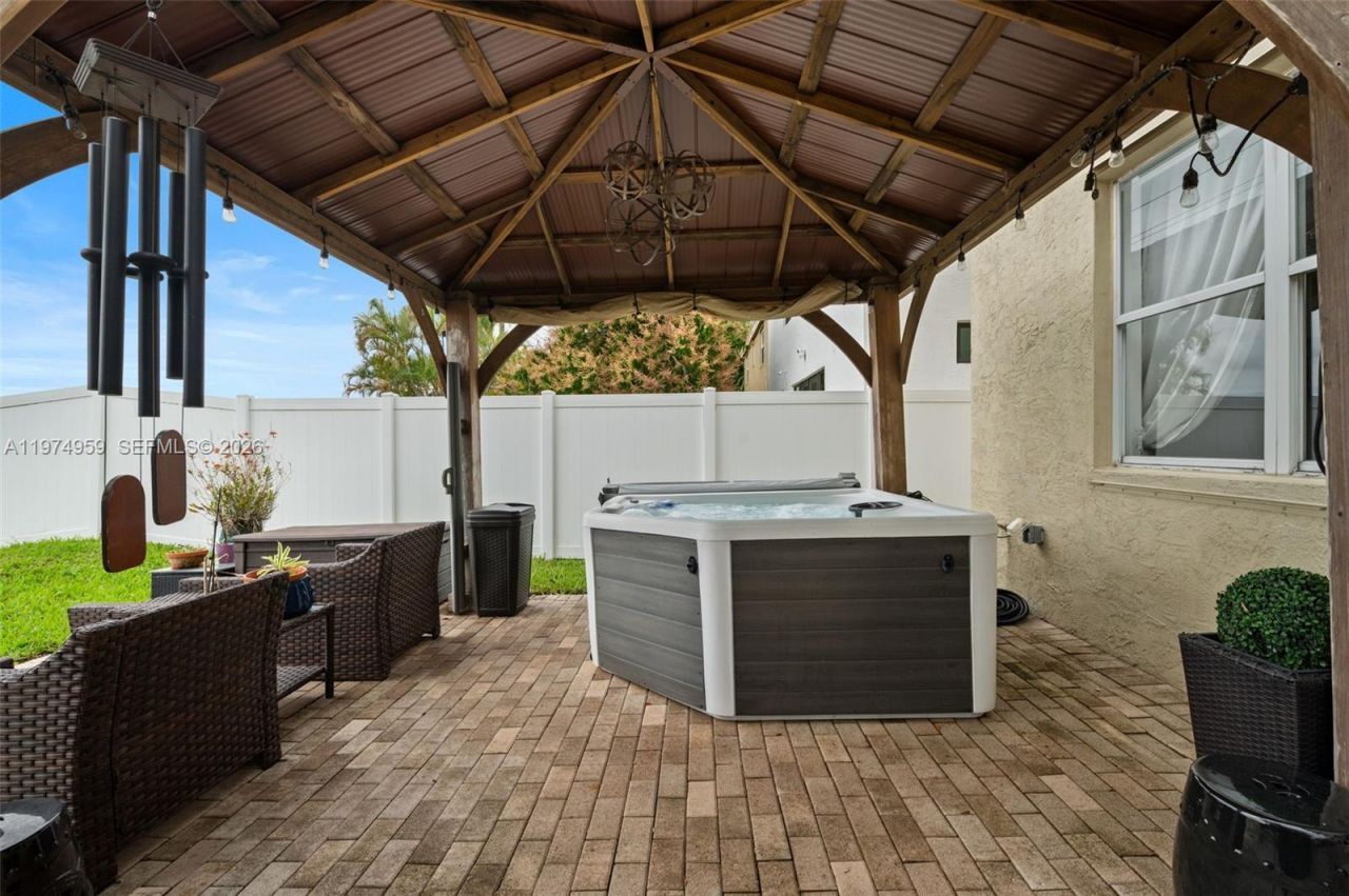 15562 SW 54th Ct, Miramar, FL 33027 Photo