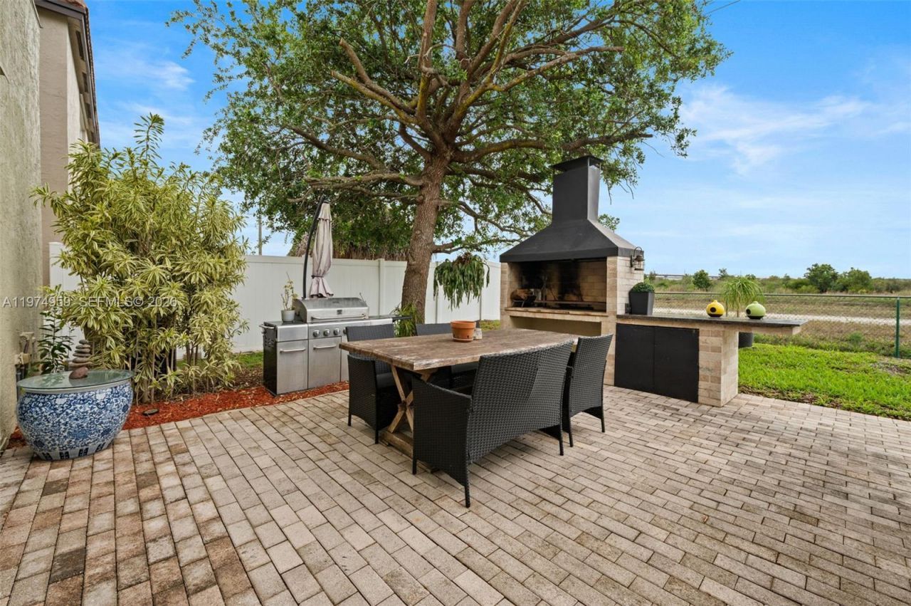 15562 SW 54th Ct, Miramar, FL 33027 Photo