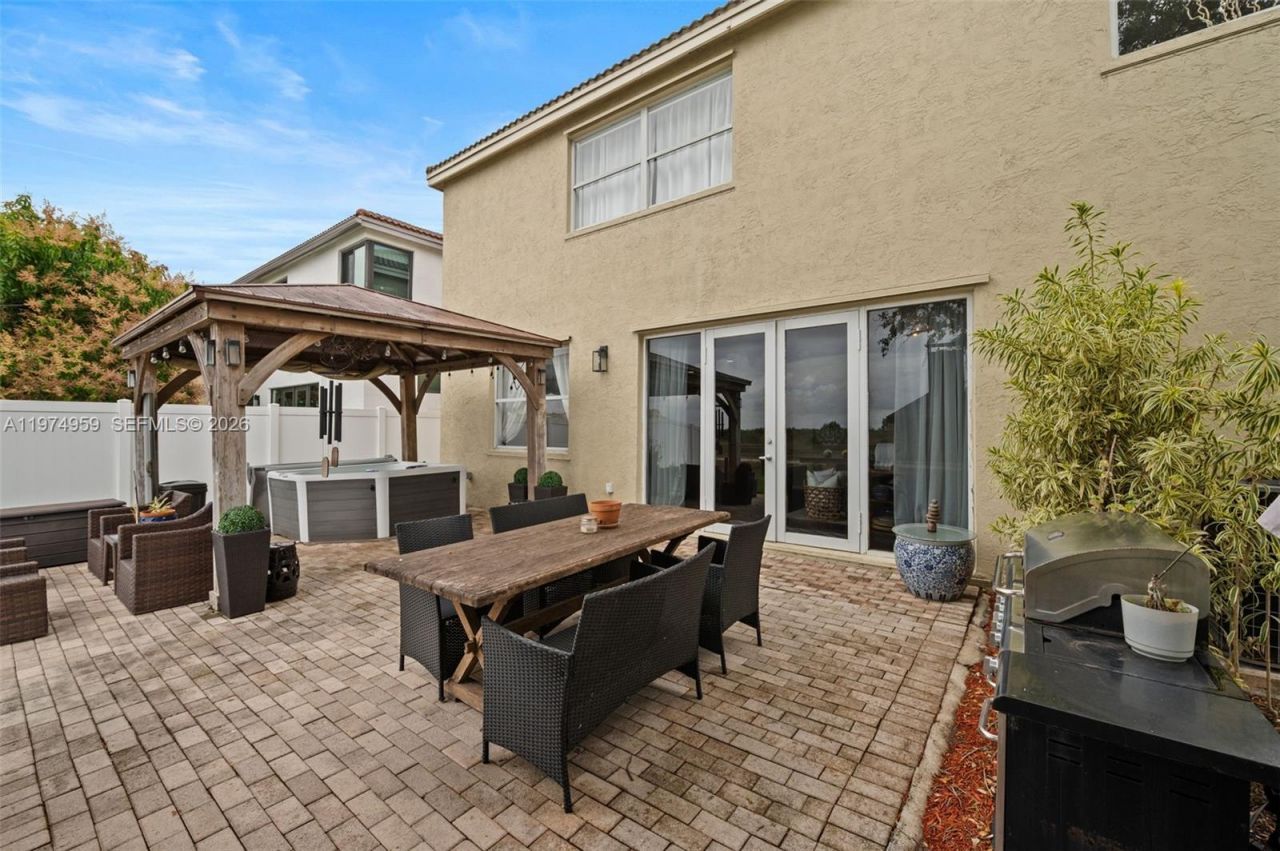 15562 SW 54th Ct, Miramar, FL 33027 Photo