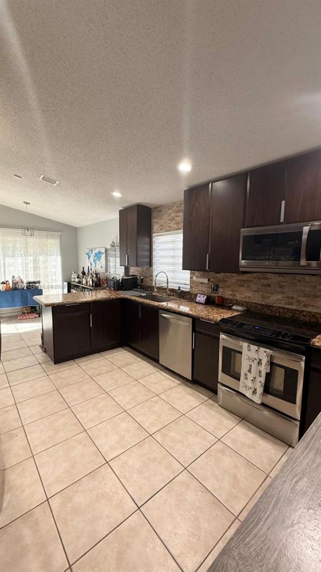 13154 NW 11th St , Pembroke Pines, FL 33028 Photo