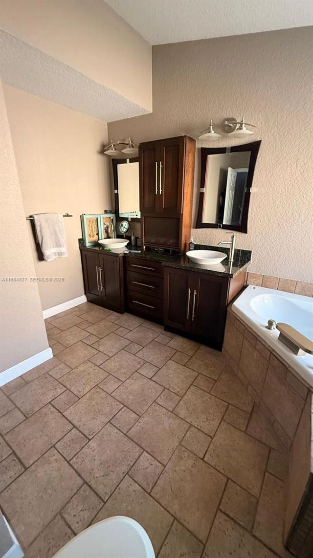 13154 NW 11th St , Pembroke Pines, FL 33028 Photo