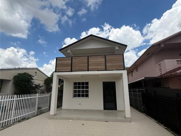 370 Flagami Blvd, Miami, FL 33144