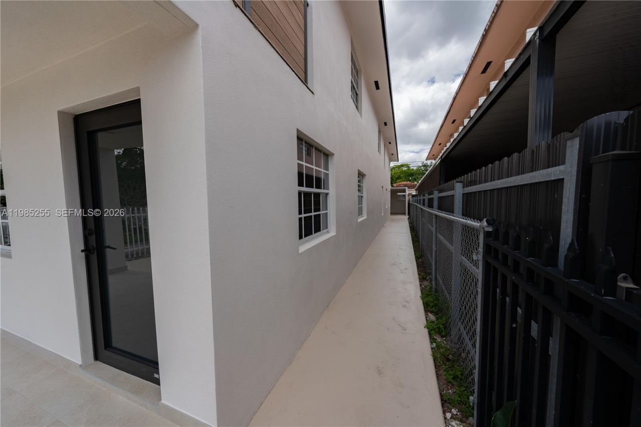 370 Flagami Blvd, Miami, FL 33144 Photo