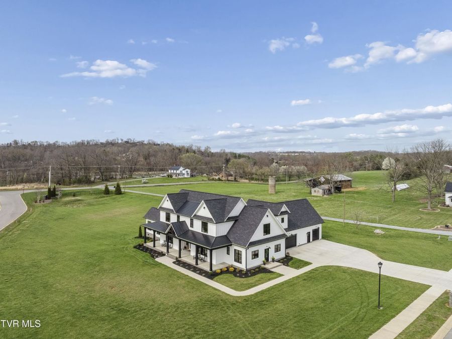 Property Image 100