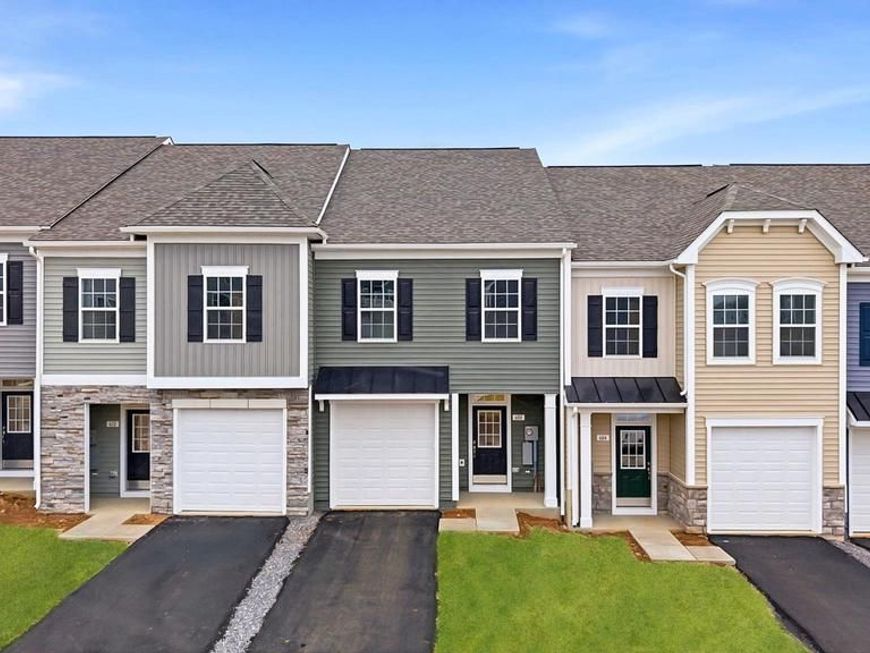 608 Tracy Way , Martinsburg, WV 25403 Main Photo