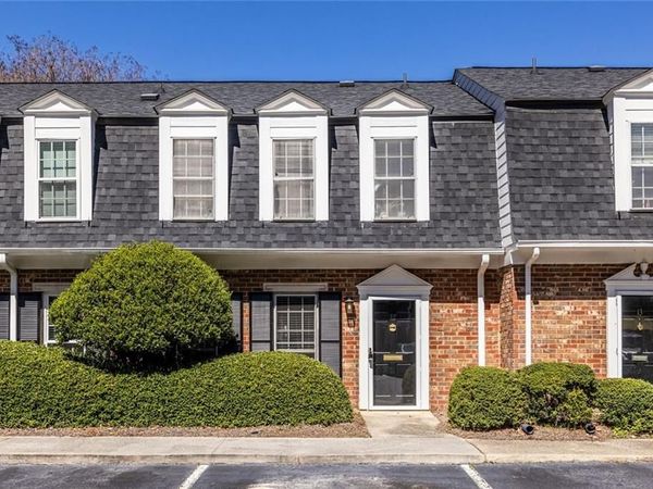 12 Bassett Hall Place NW, Atlanta, GA 30318