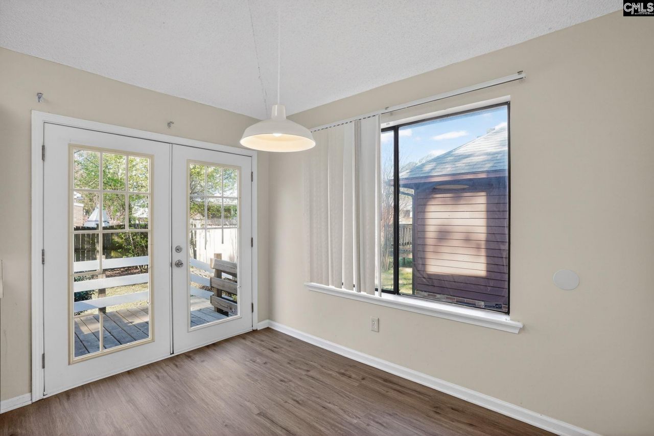 152 Westport Drive  Photo 11