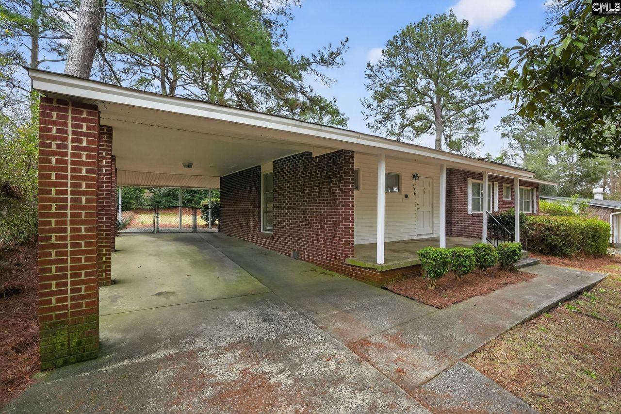 1826 Overhill Road  Photo 4