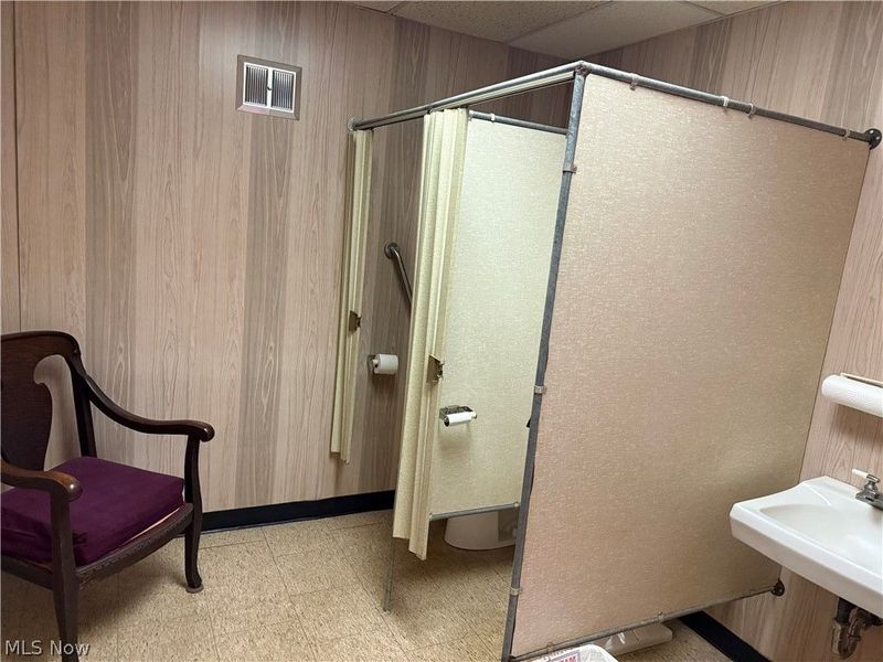 638 Parrish Street, Uhrichsville, OH 44683 Photo 13