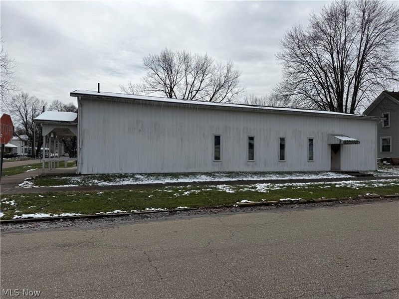 638 Parrish Street, Uhrichsville, OH 44683 Photo 3