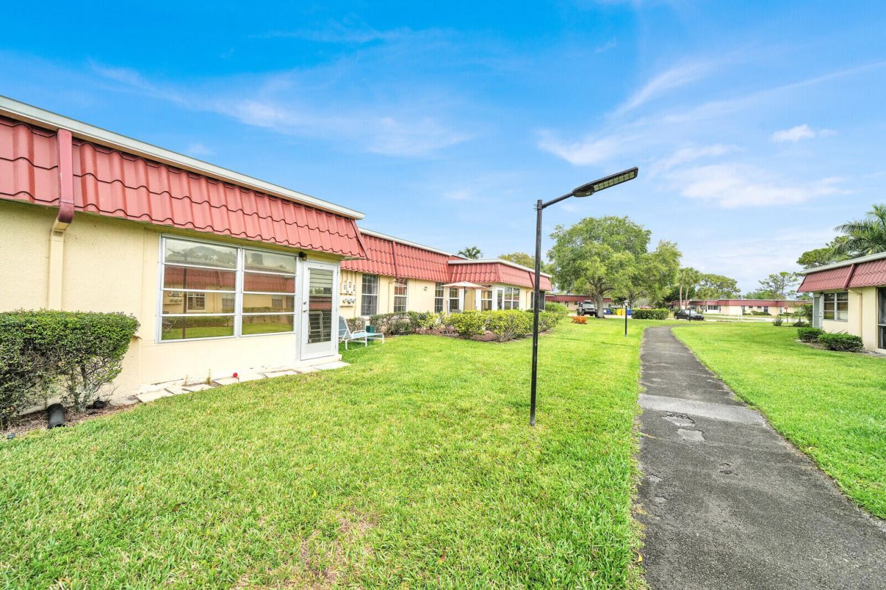 815 Salem Lane, Lake Worth, FL 33467 Photo