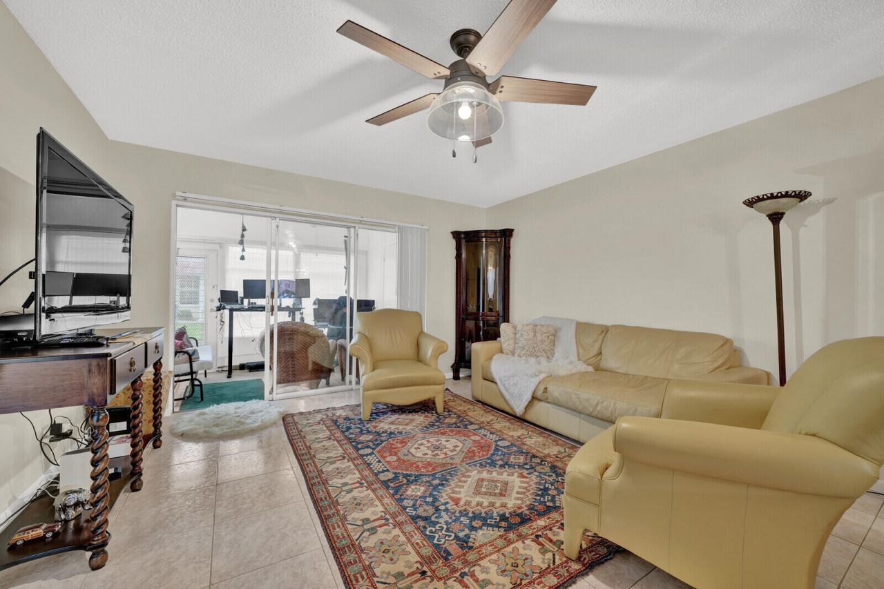 815 Salem Lane, Lake Worth, FL 33467 Photo
