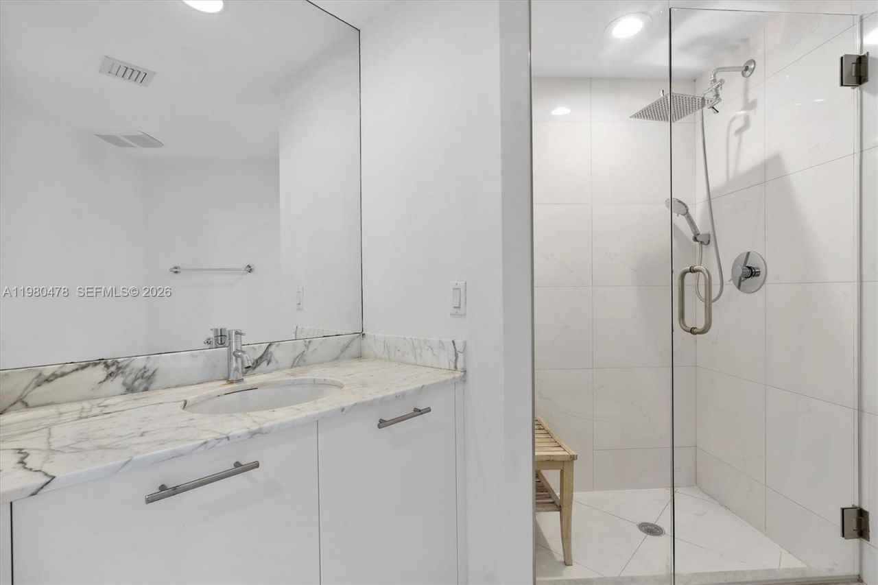 500 Brickell Ave, Unit 4101, Miami, FL 33131 Photo