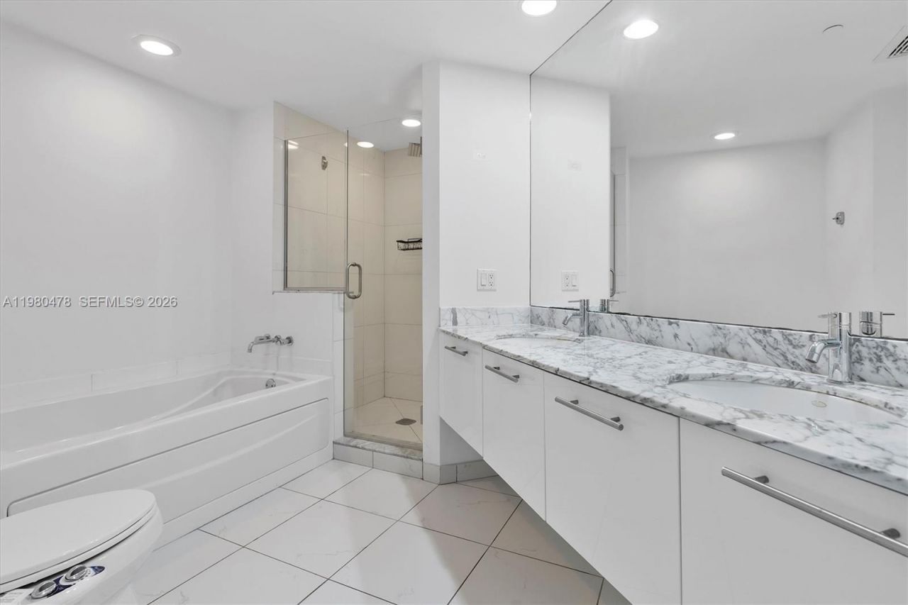 500 Brickell Ave, Unit 4101, Miami, FL 33131 Photo