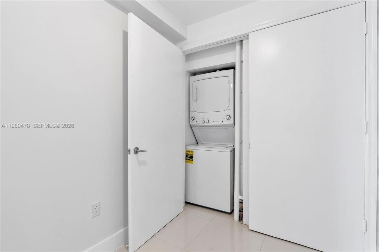 500 Brickell Ave, Unit 4101, Miami, FL 33131 Photo