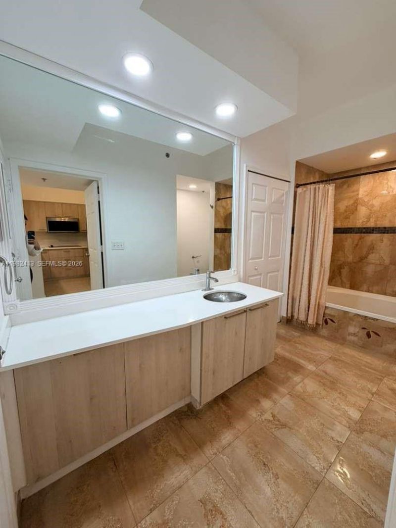 3165 NE 184th St , Unit 6102, Aventura, FL 33160 Photo