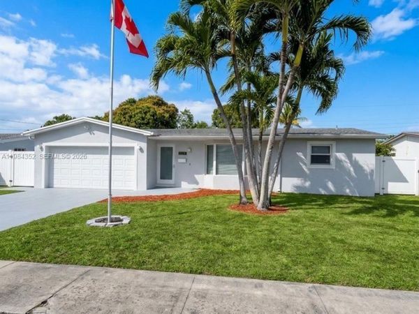 6527 NW 2nd St , Margate, FL 33063