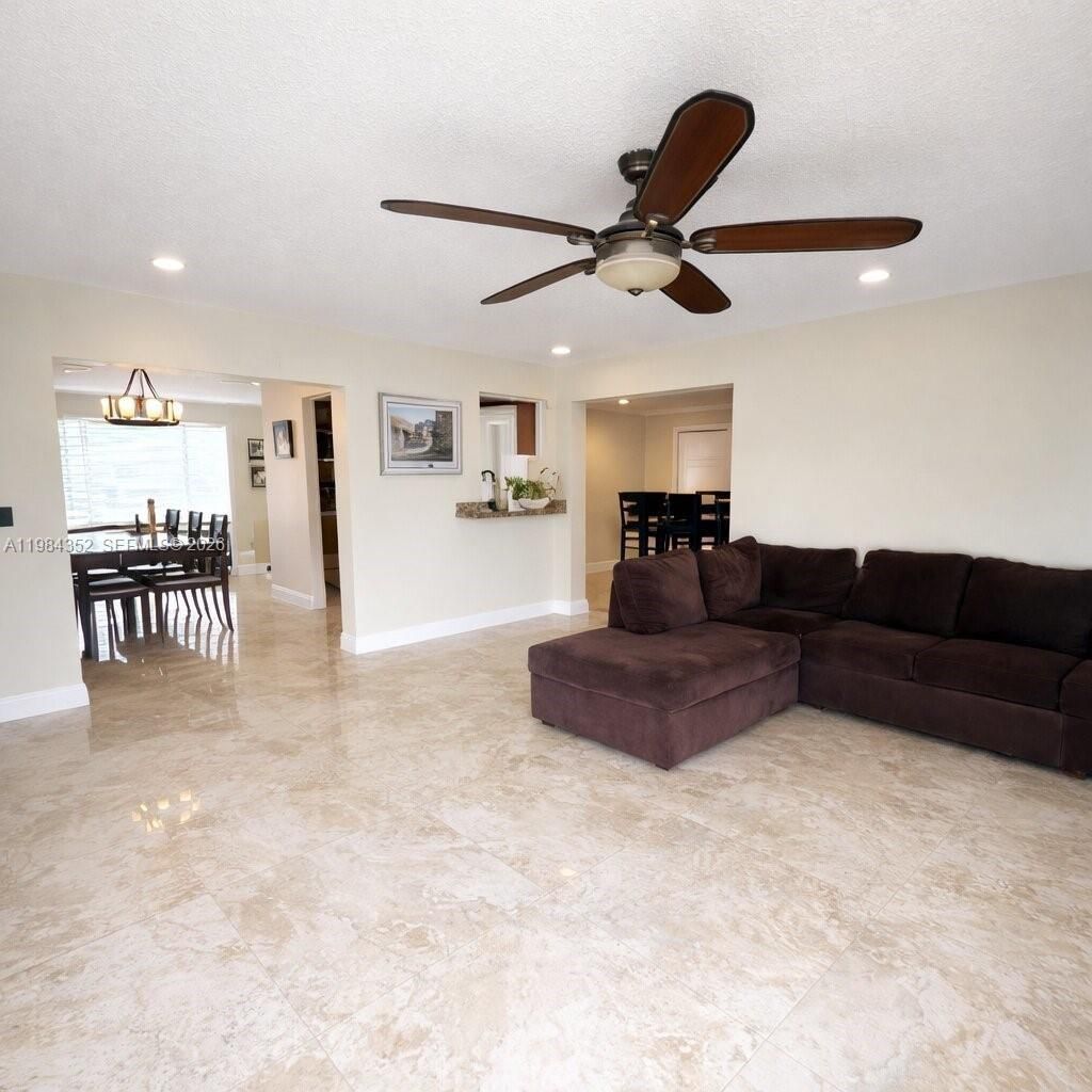 6527 NW 2nd St , Margate, FL 33063 Photo