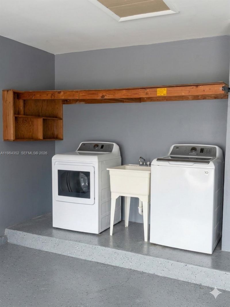 6527 NW 2nd St , Margate, FL 33063 Photo