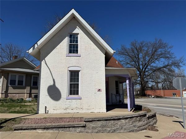 25 Lebanon Avenue, Belleville, IL 62220