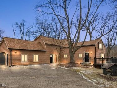 3185 Shimmons Road, Auburn Hills, MI 48326