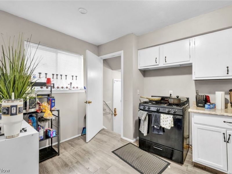 16215 Miles Avenue, Cleveland, OH 44128 Photo 13