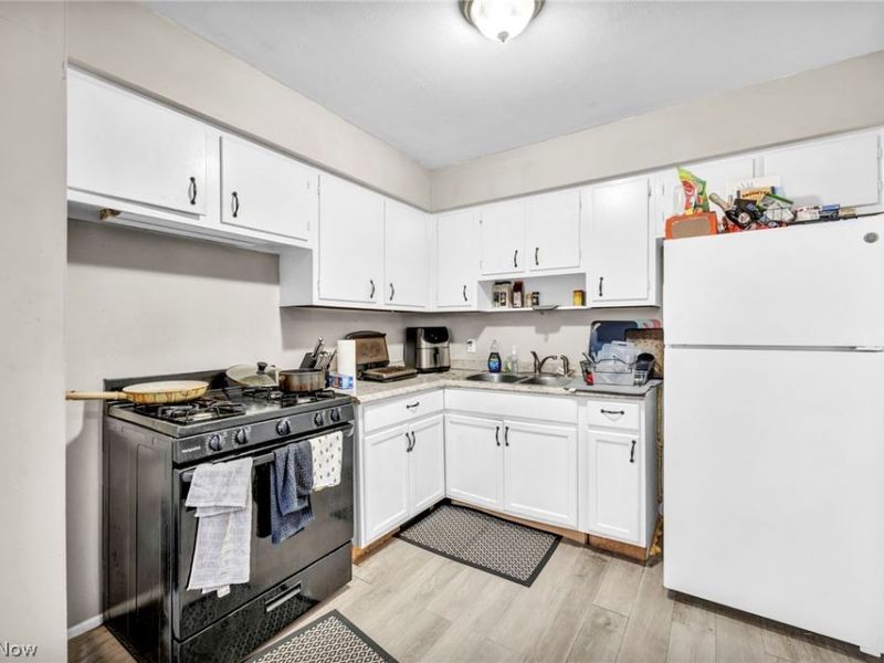 16215 Miles Avenue, Cleveland, OH 44128 Photo 16