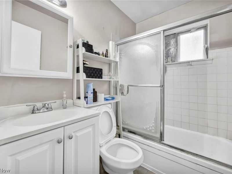 16215 Miles Avenue, Cleveland, OH 44128 Photo 23