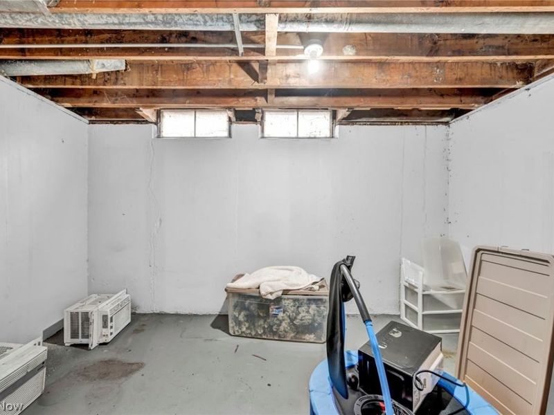 16215 Miles Avenue, Cleveland, OH 44128 Photo 31