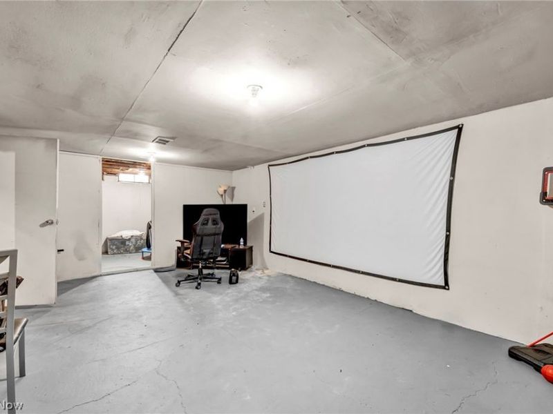 16215 Miles Avenue, Cleveland, OH 44128 Photo 33